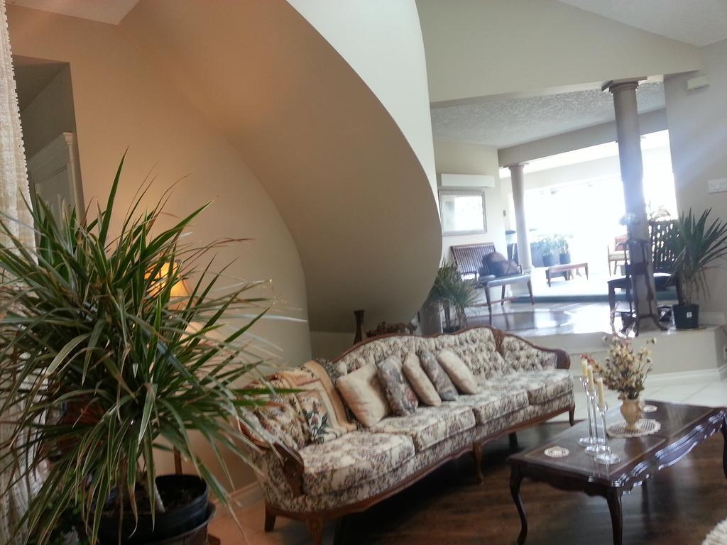 By The Sea Bnb, Sidney Victoria Bc エクステリア 写真