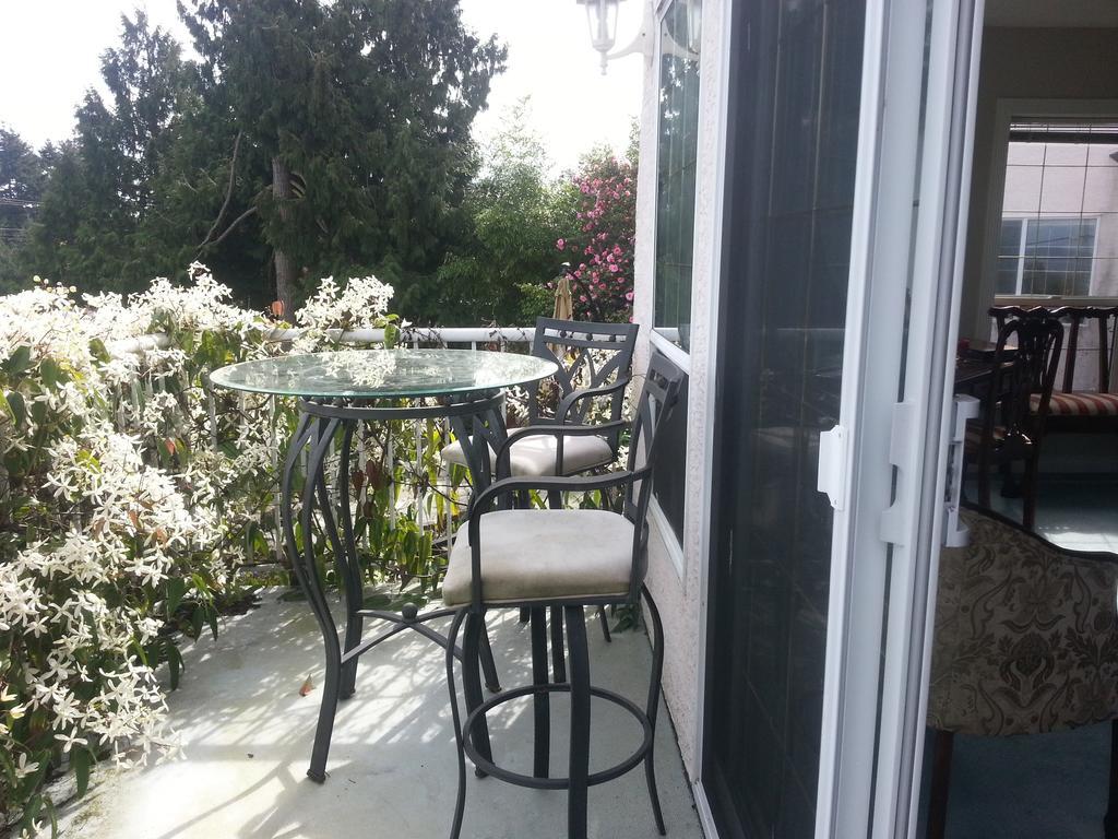 By The Sea Bnb, Sidney Victoria Bc エクステリア 写真