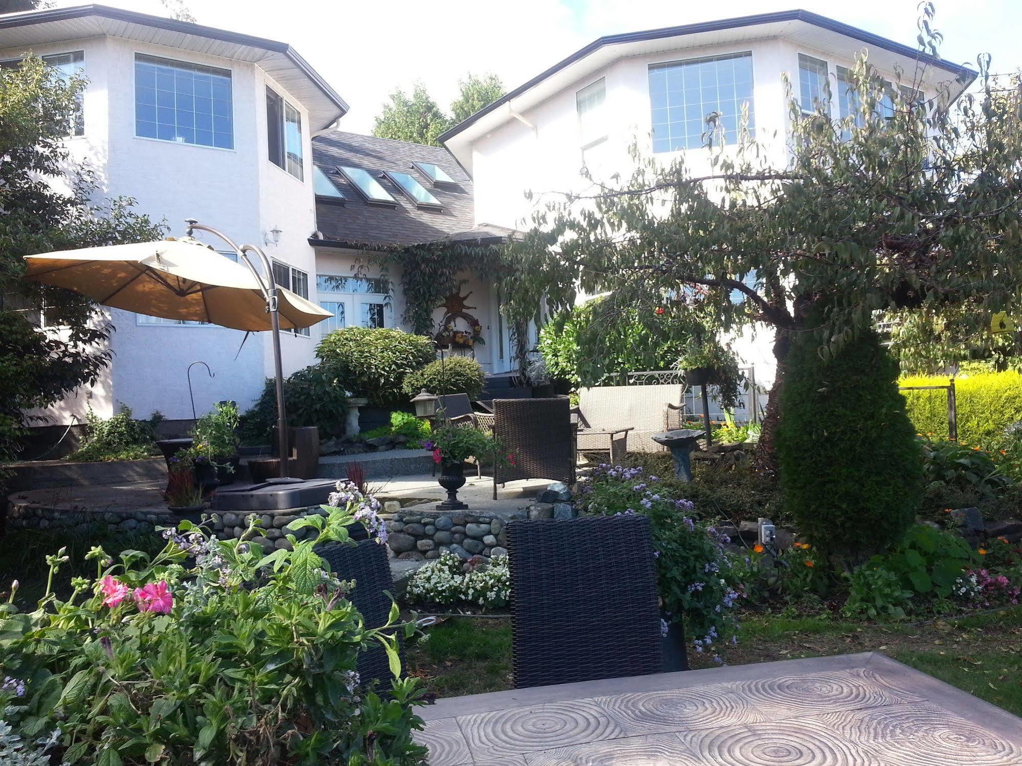 By The Sea Bnb, Sidney Victoria Bc エクステリア 写真